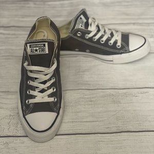 Converse Unisex All Star Ox Sz 9.5 Women& 7.5 in men Classic Dusk Grey Sneakers.